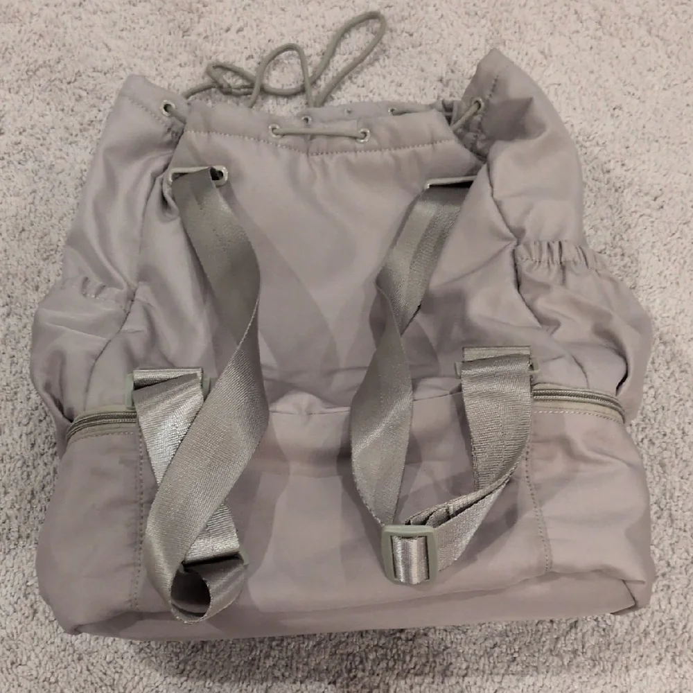 Beyond‎ Yoga Light Gray Drawstring Backpack
